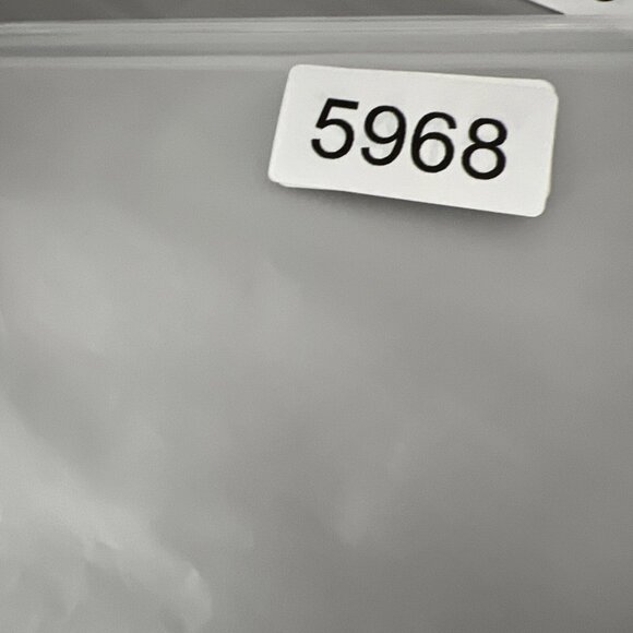 Chicos So Slimming White Pants Size 14 NWT Stretch Cuffed Zipper Button Pockets - Picture 9 of 9